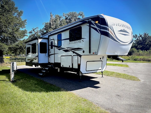 Used 2019 Heartland Bighorn Traveler 32RS Featured Photo