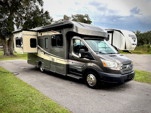 Used 2017 Winnebago Fuse 23T Featured Photo