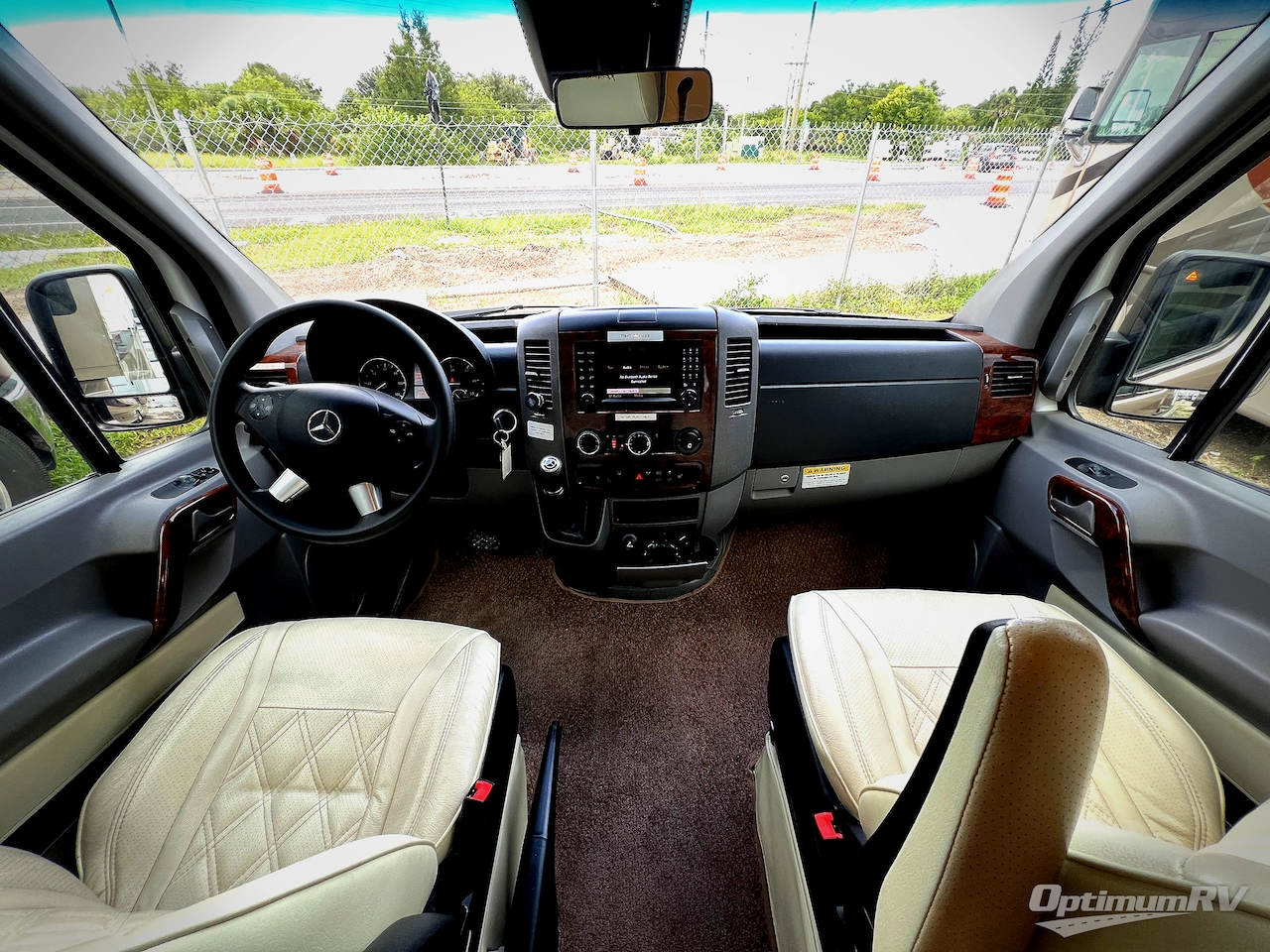 2018 Regency Xalta 4 Captain Photo 6
