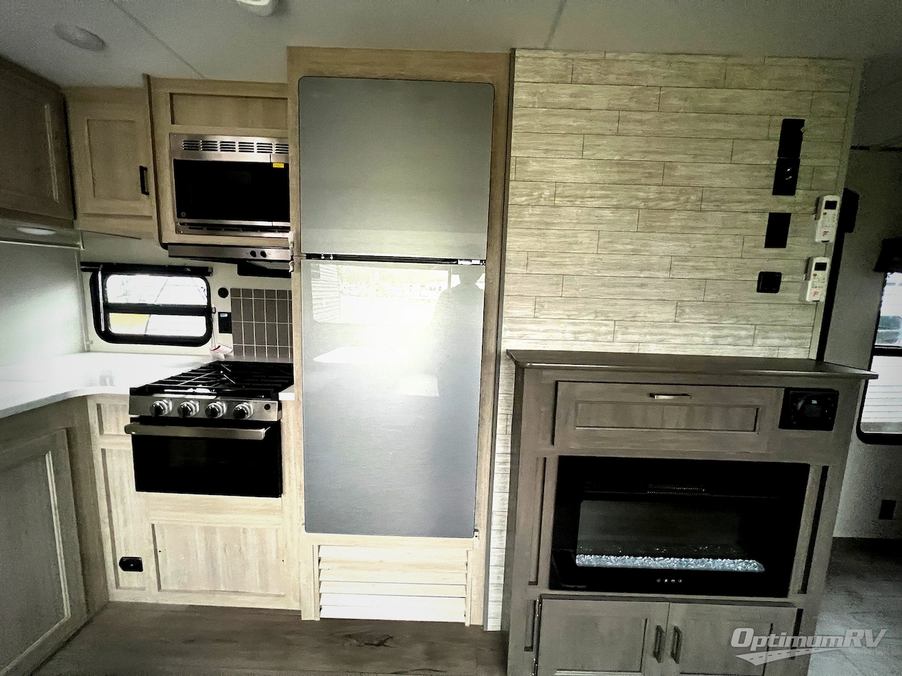 2026 Coachmen Catalina Legacy Edition 333DORM Photo 12