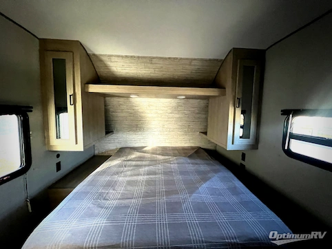 2026 Coachmen Catalina Summit Series 8 231BHS RV Photo 4