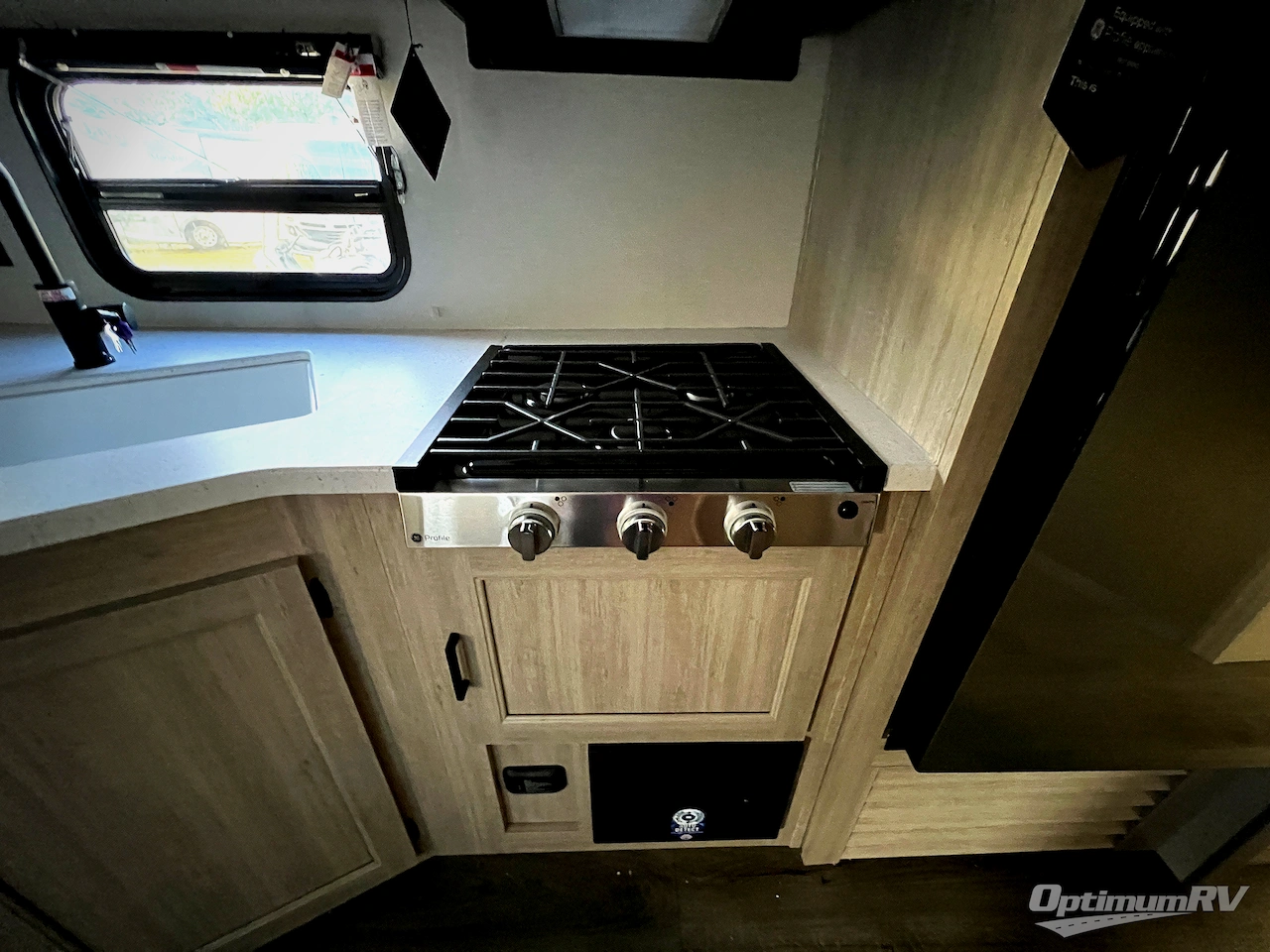 2026 Coachmen Catalina Summit Series 8 231BHS Photo 9