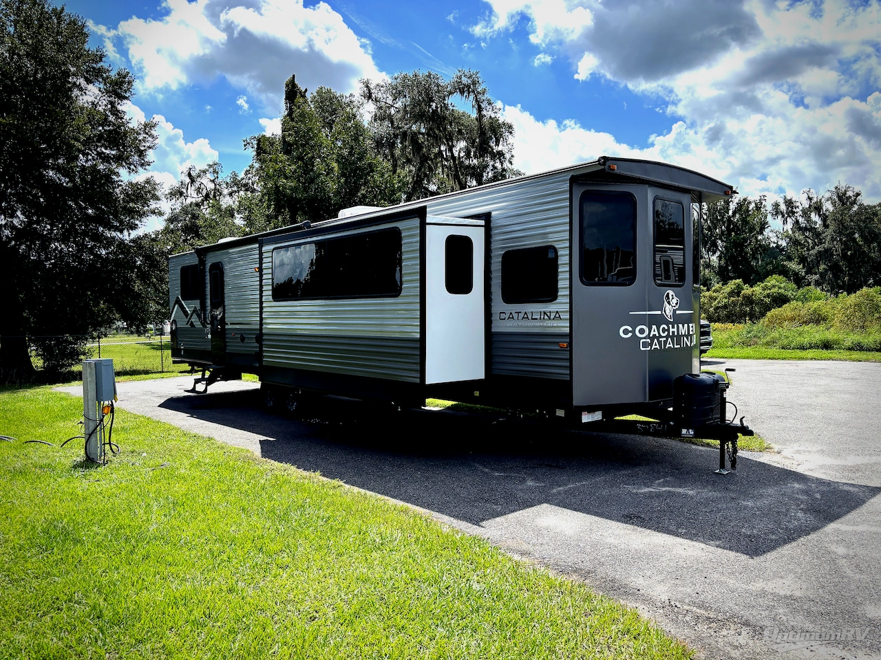 Coachmen Catalina Destination Series 39MKTS