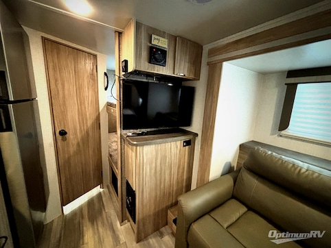 2022 Winnebago Towables Micro Minnie 2306BHS RV Photo 4