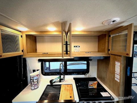 2026 Forest River Cherokee Grey Wolf Black label 18RRBL RV Photo 3