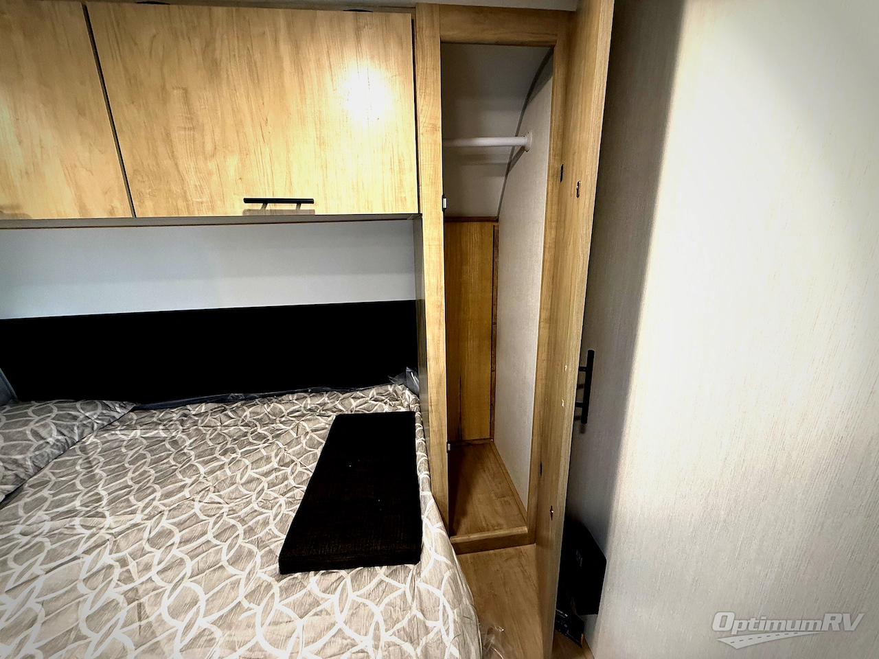 2026 Forest River Cherokee Grey Wolf Black label 18RRBL Photo 17