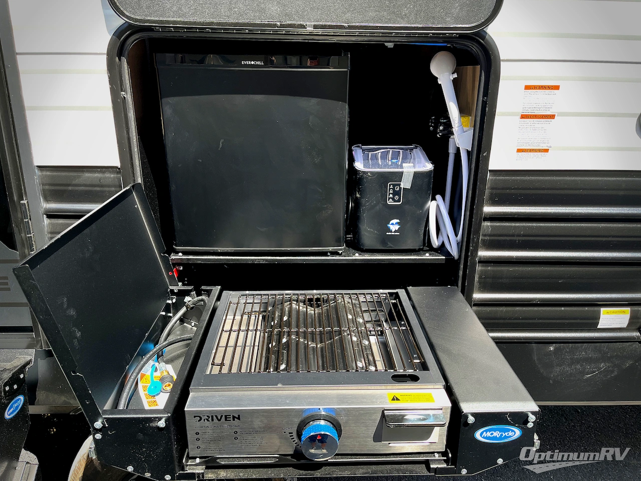 2026 Forest River Cherokee Wolf Den 306MM Photo 4