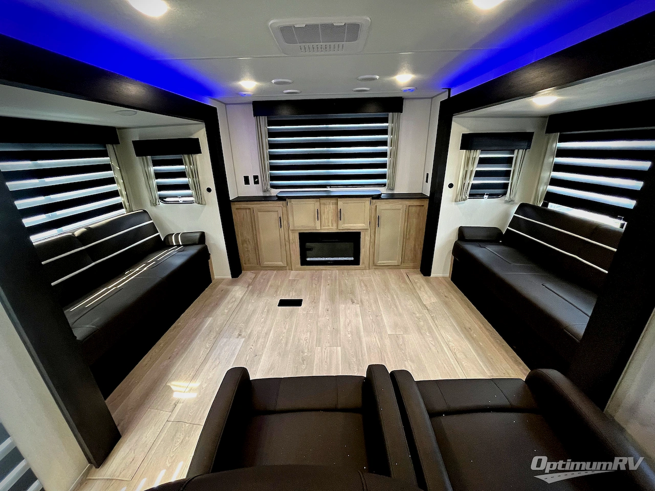 2026 Forest River Cherokee Wolf Den 306MM Photo 8