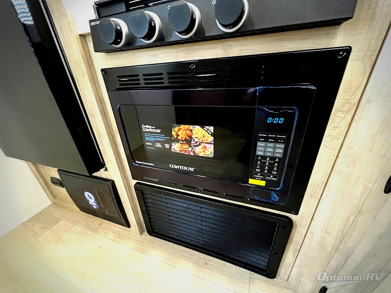 2026 Forest River Cherokee Wolf Den 306MM Photo 16