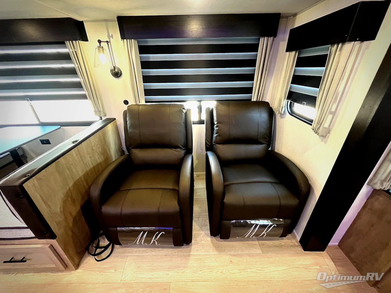 2026 Forest River Cherokee Wolf Den 273XLK Photo 6