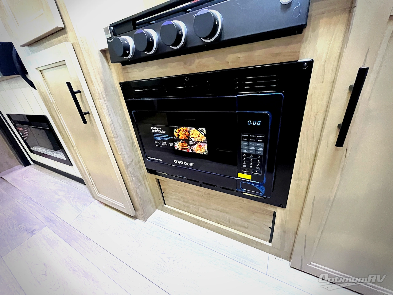 2026 Forest River Cherokee Wolf Den 273XLK Photo 11