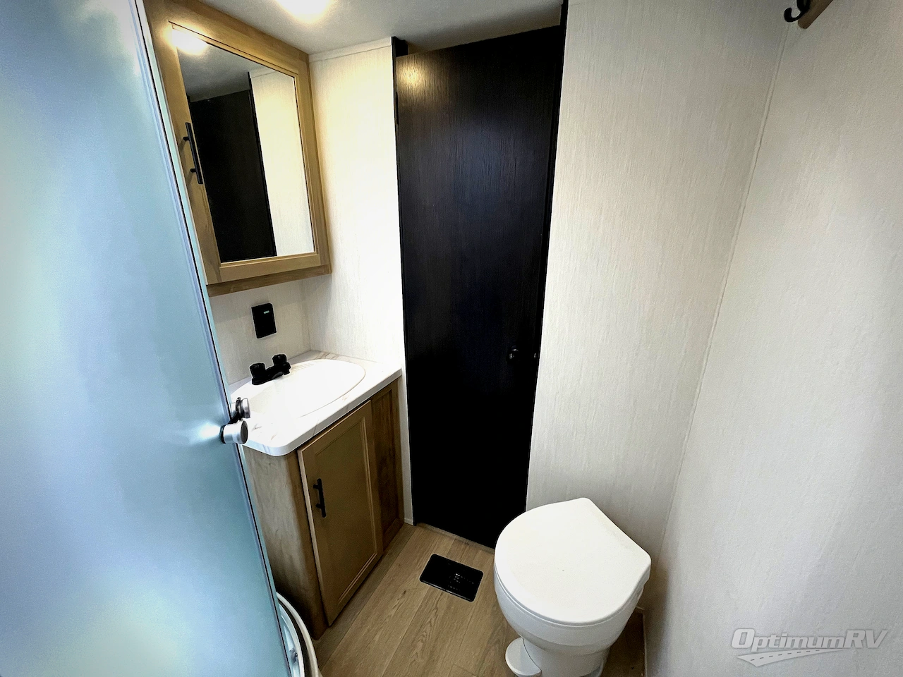 2026 Forest River Cherokee Wolf Den 273XLK Photo 15