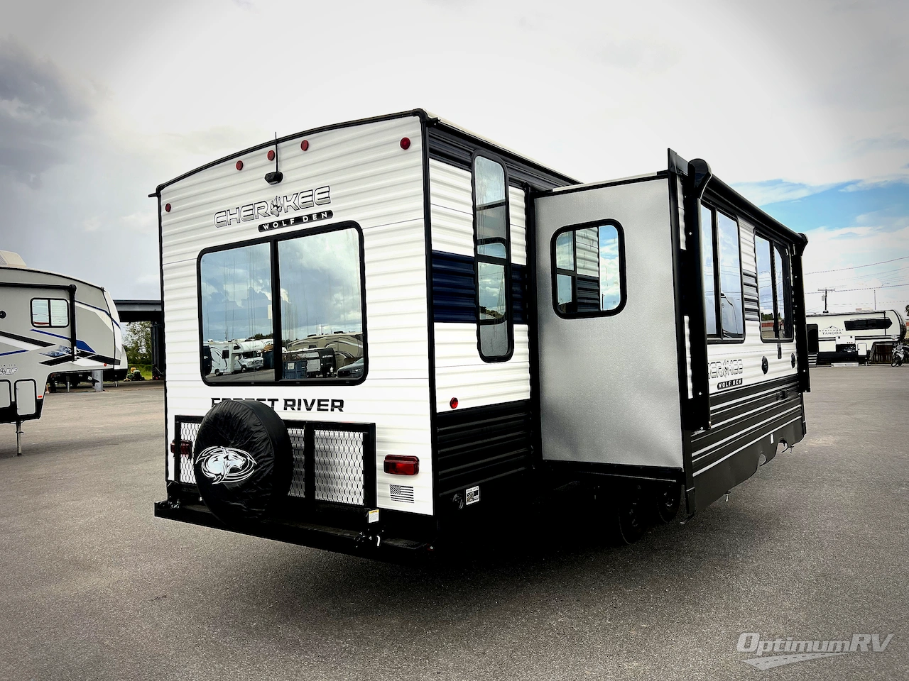 2026 Forest River Cherokee Wolf Den 273XLK Photo 2