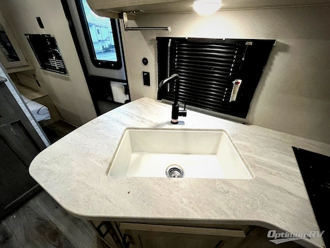 2025 Coachmen Catalina Summit Series 8 261BHS RV Photo 2