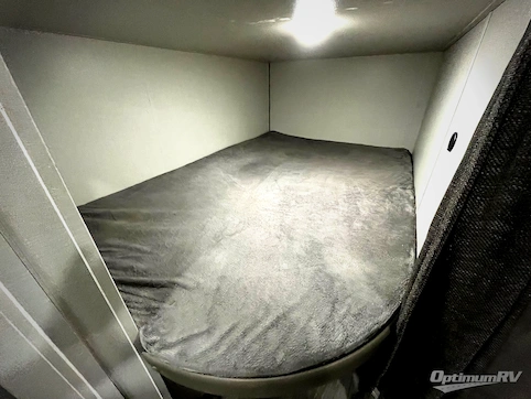 2025 Coachmen Catalina Summit Series 8 261BHS RV Photo 3