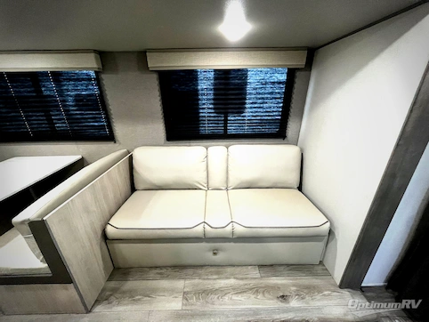 2025 Coachmen Catalina Summit Series 8 261BHS RV Photo 4