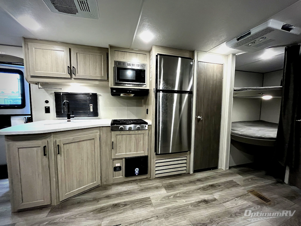 2025 Coachmen Catalina Summit Series 8 261BHS Photo 5