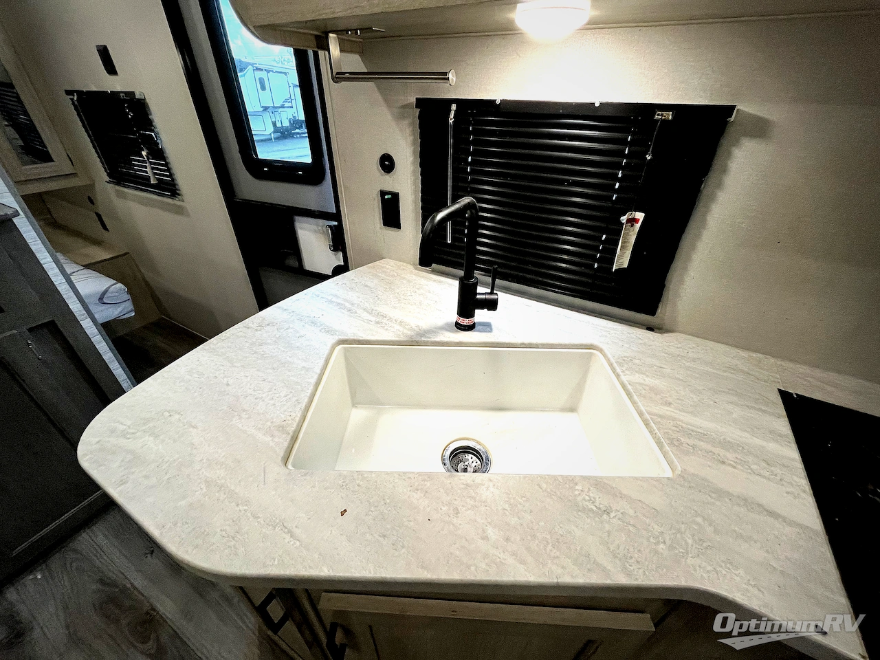 2025 Coachmen Catalina Summit Series 8 261BHS Photo 6