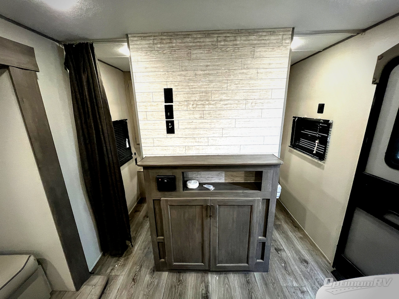 2025 Coachmen Catalina Summit Series 8 261BHS Photo 17