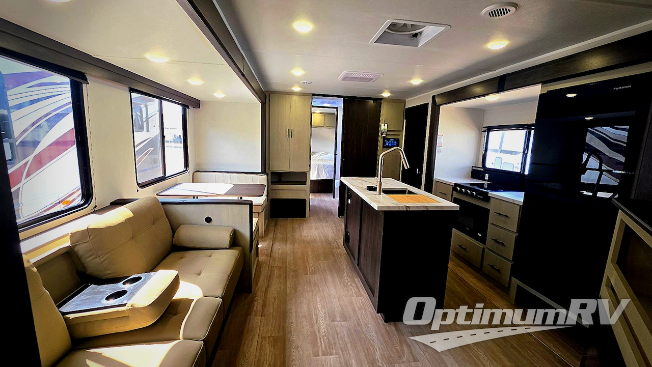 2027 Forest River Cherokee Alpha Wolf 32BHX Photo 9