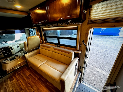 2018 Thor ACE 32.1 RV Photo 2
