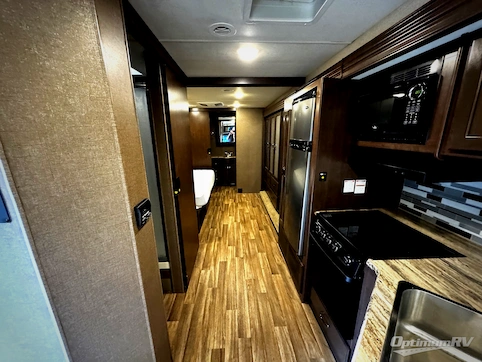 2018 Thor ACE 32.1 RV Photo 3