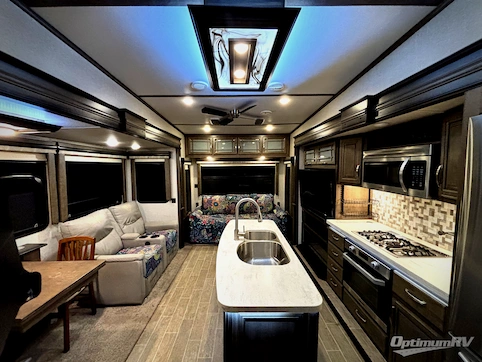 Used 2020 Keystone Montana 3121RL Featured Photo