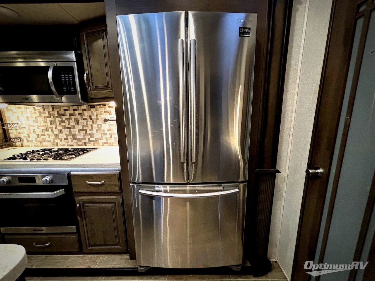 2020 Keystone Montana 3121RL Photo 9