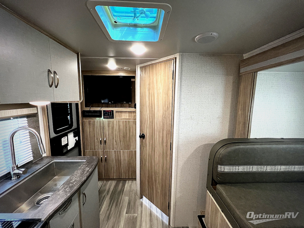2022 Winnebago Towables Micro Minnie 1808FBS Photo 4