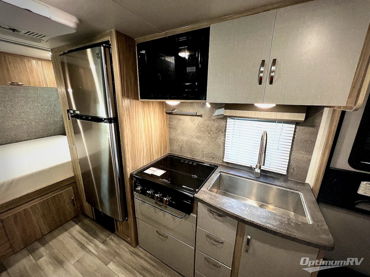 2022 Winnebago Towables Micro Minnie 1808FBS Photo 9