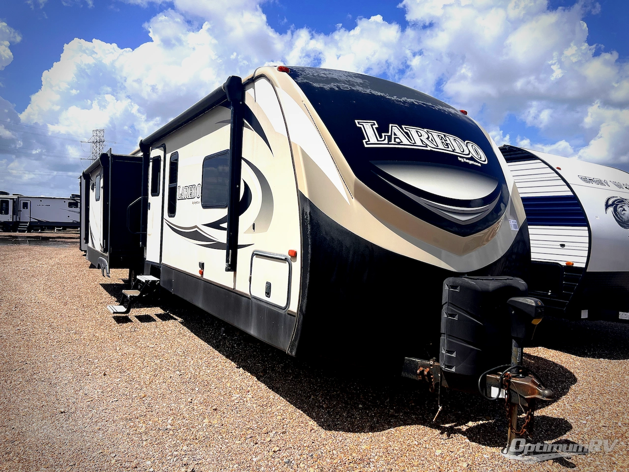 2017 Keystone Laredo 335MK Photo 1