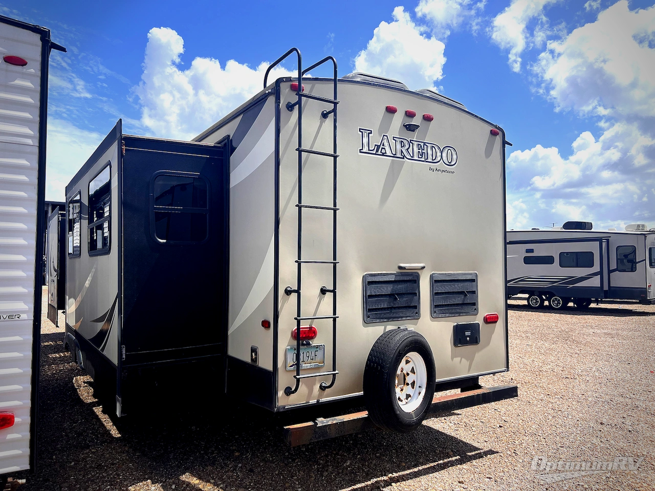 2017 Keystone Laredo 335MK Photo 3