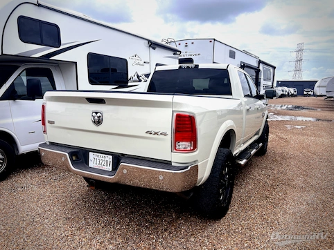 2016 Dodge RAM 3500 RV Photo 3