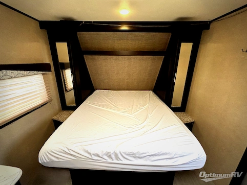 2017 Dutchmen Kodiak Express 201QB RV Photo 3