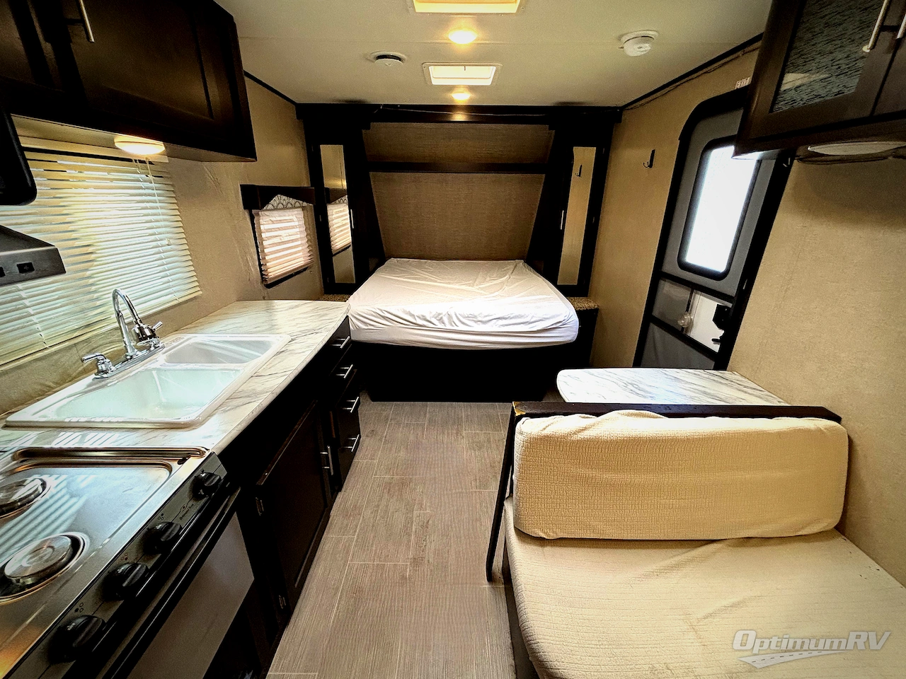 2017 Dutchmen Kodiak Express 201QB Photo 5