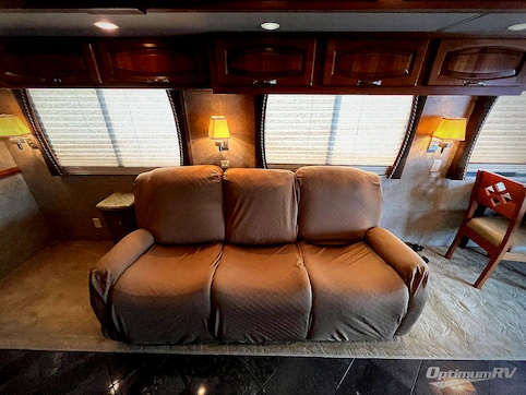 2009 Newmar Dutch Aire 4331 RV Photo 2