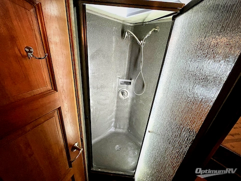 2009 Newmar Dutch Aire 4331 RV Photo 4