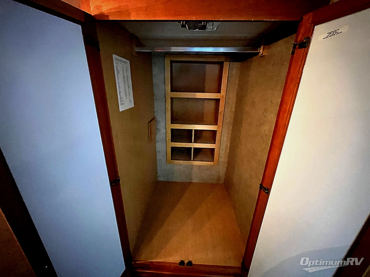 2009 Newmar Dutch Aire 4331 Photo 32