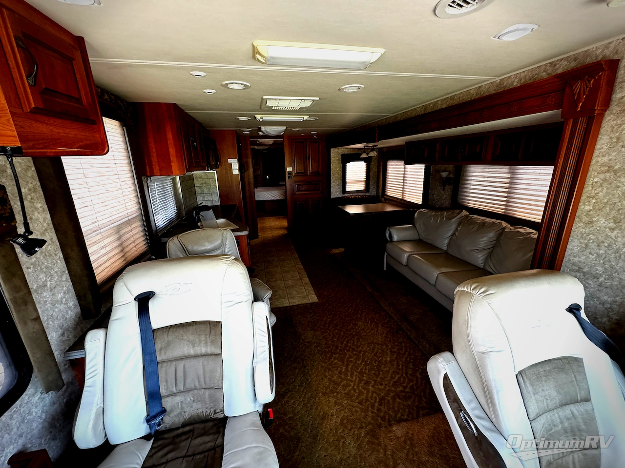2005 Coachmen Sportscoach Encore 380DS Photo 4