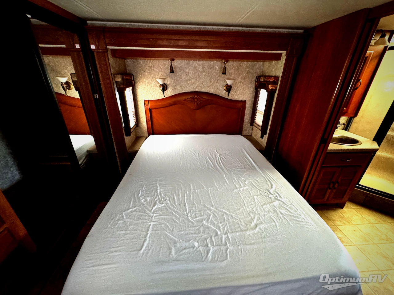 2005 Coachmen Sportscoach Encore 380DS Photo 15