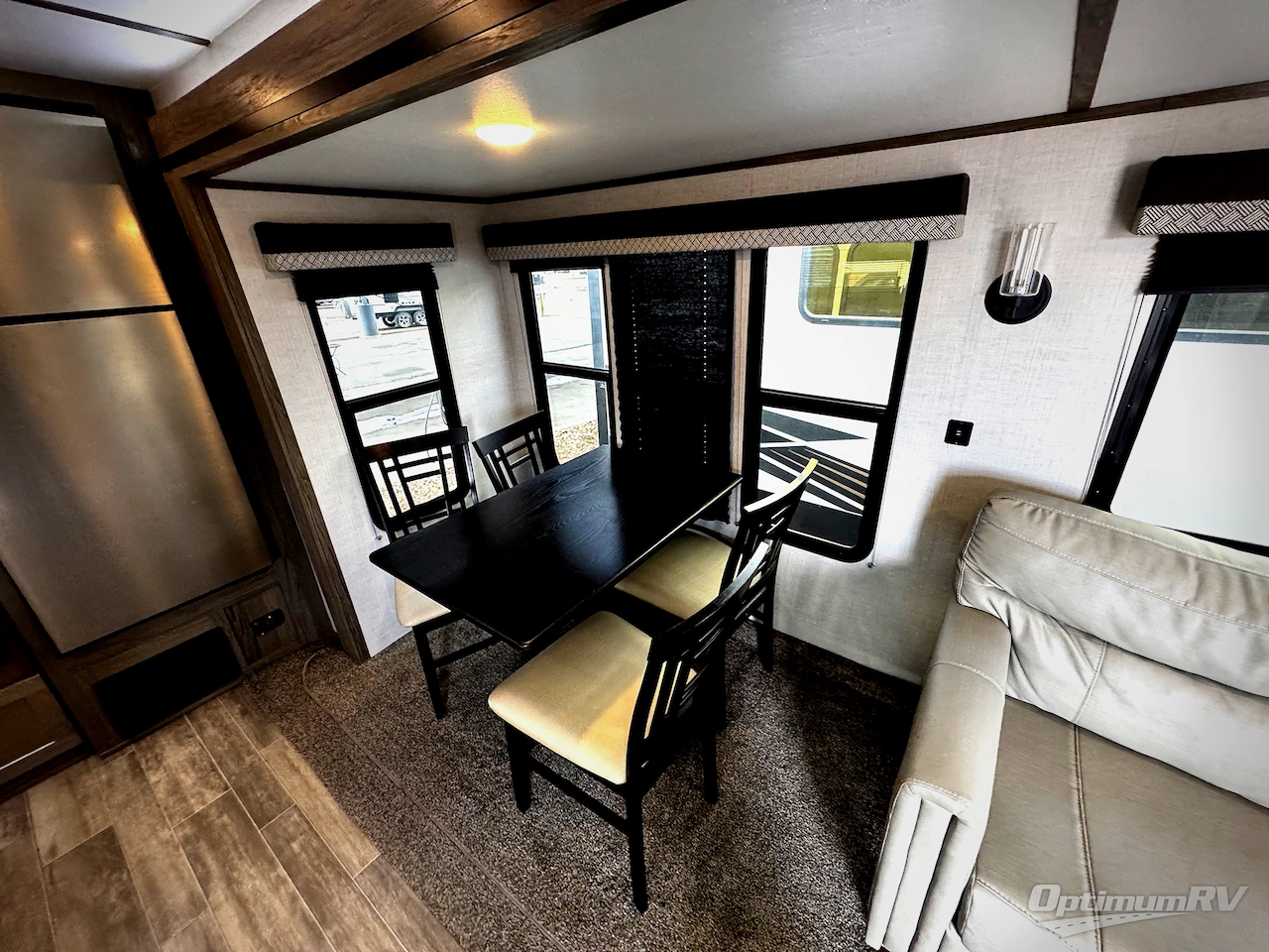 2023 Gulf Stream Kingsport 295SBW Photo 5