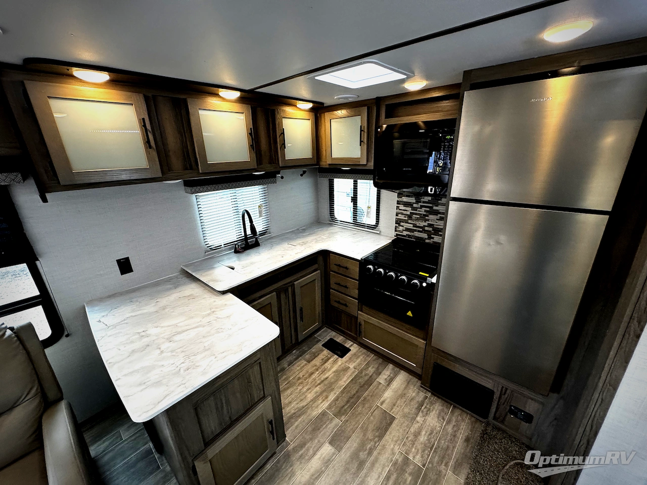 2023 Gulf Stream Kingsport 295SBW Photo 6