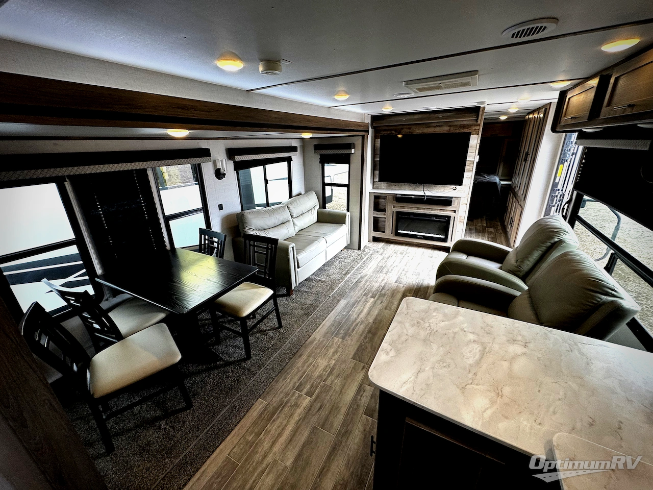 2023 Gulf Stream Kingsport 295SBW Photo 12