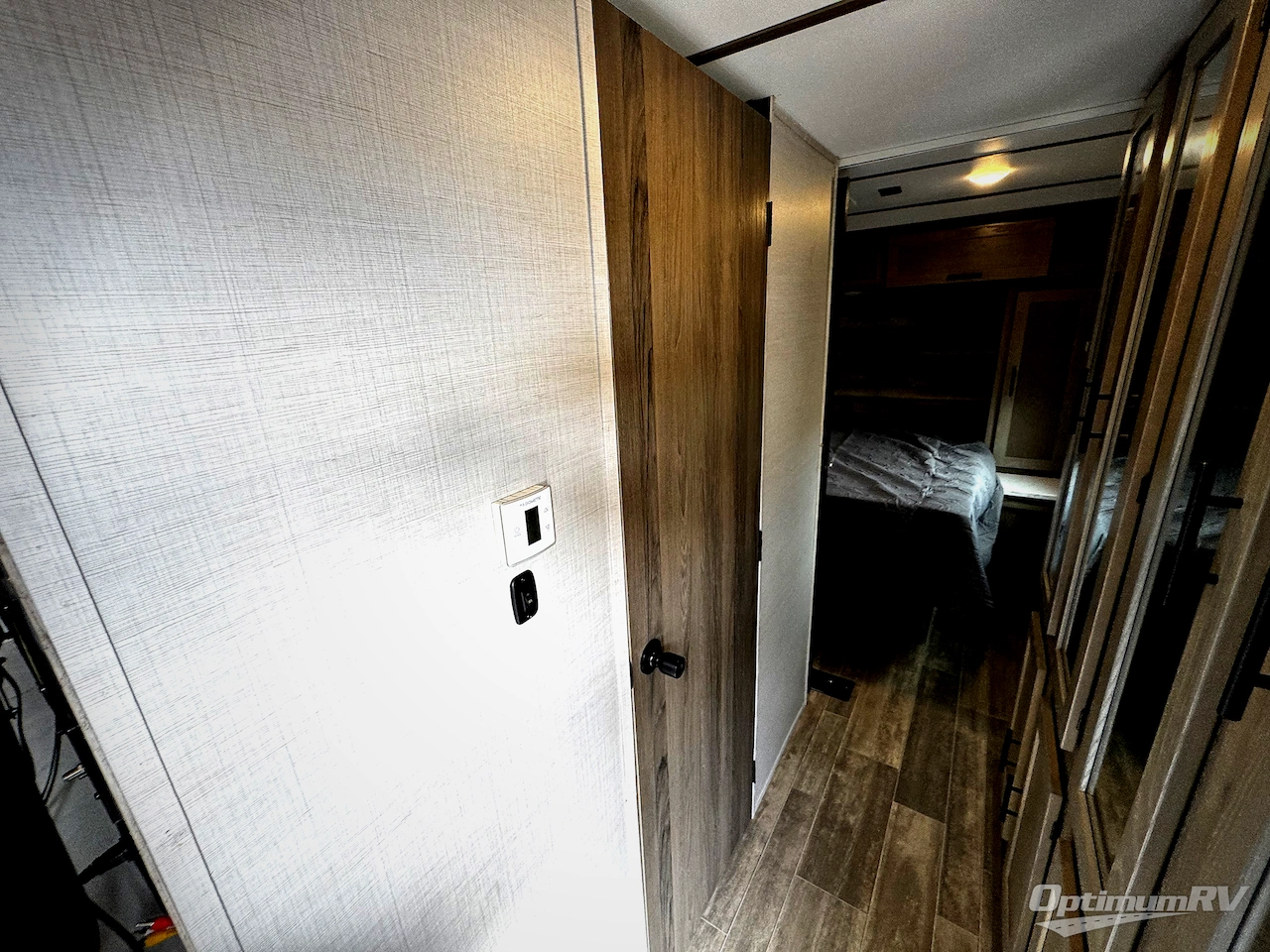 2023 Gulf Stream Kingsport 295SBW Photo 14