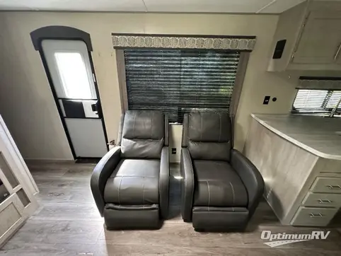 2022 Coachmen Catalina Legacy 283RKS RV Photo 2
