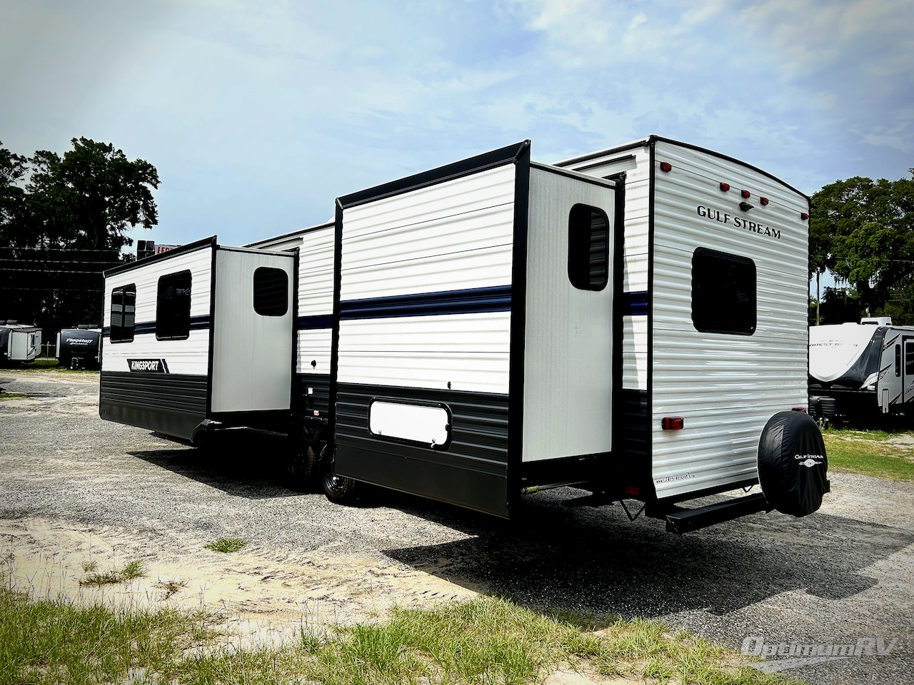 2024 Gulf Stream Kingsport Supreme Series 36FRSG Photo 3