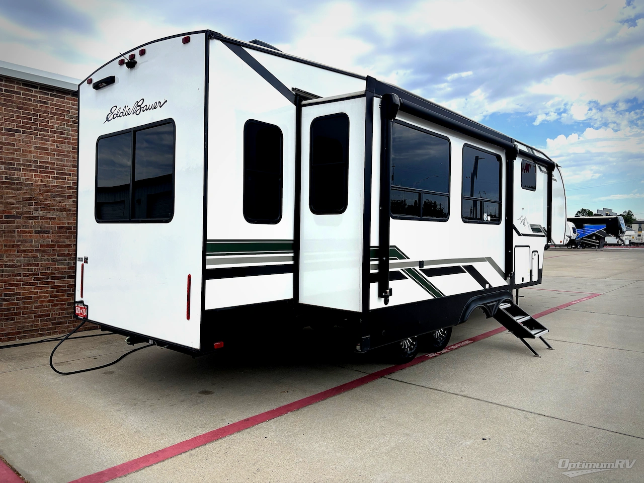 2024 Dutchmen Eddie Bauer 3100RL Photo 2