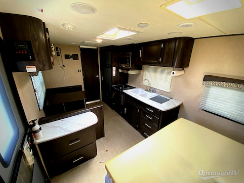 2018 Dutchmen Kodiak Ultra Lite 201QB RV Photo 2