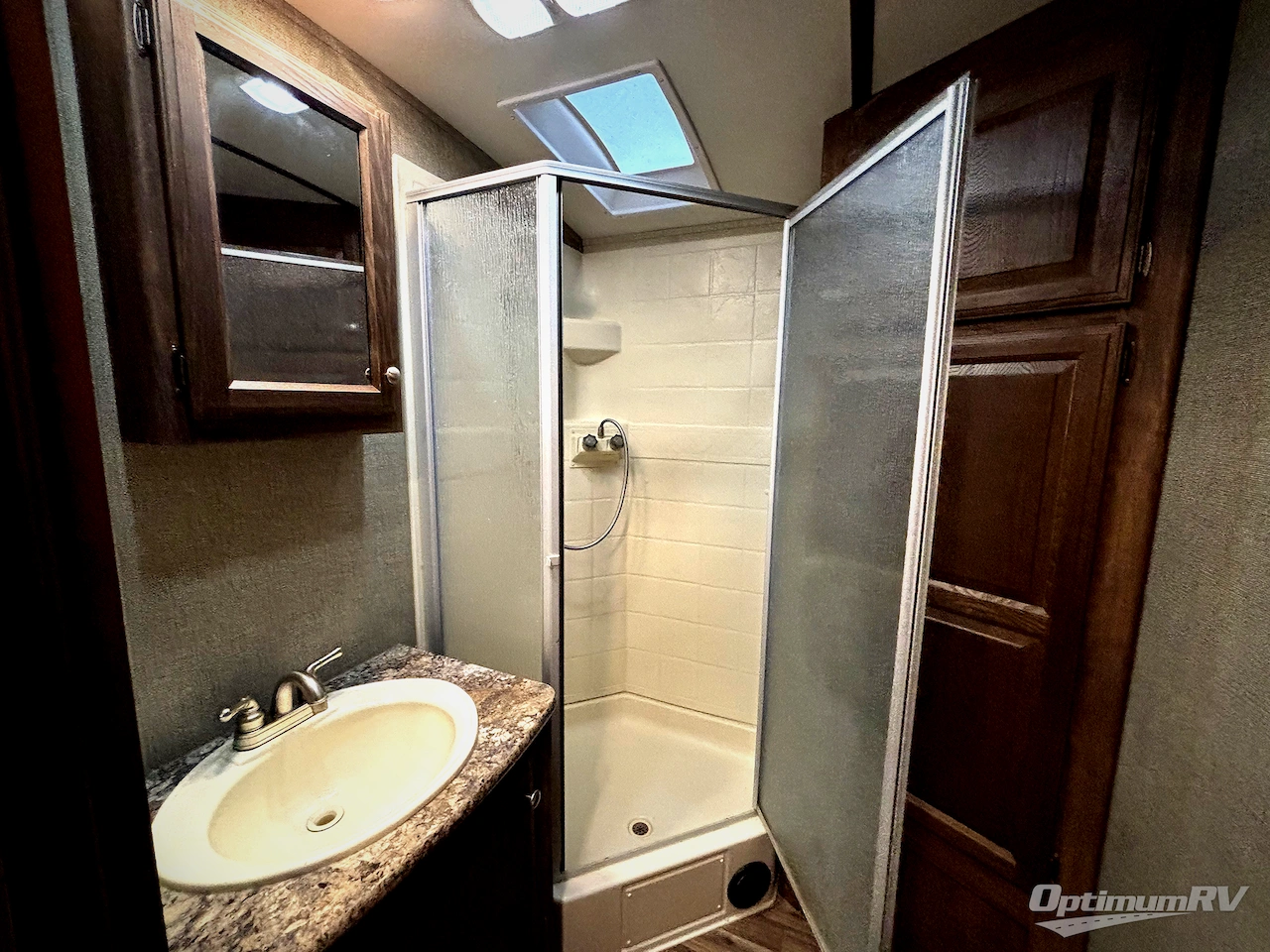 2016 Keystone Cougar X-Lite 30RLI Photo 6