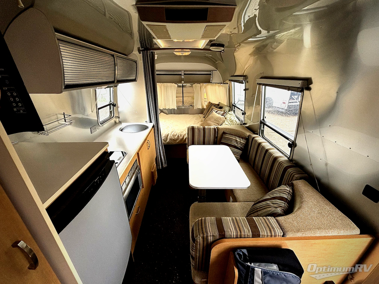 2012 Airstream Bambi 22 Photo 4